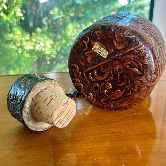 Vintage Spanish Glass Decanter with Tooled Leather Cover & Cork Stopper - Picture 8 of 13